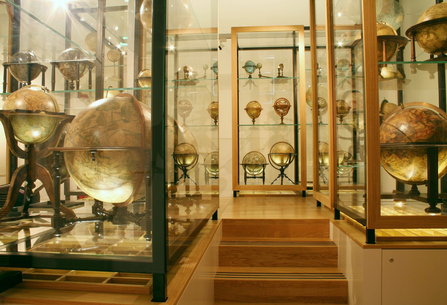 Imagini pentru globenmuseum wien